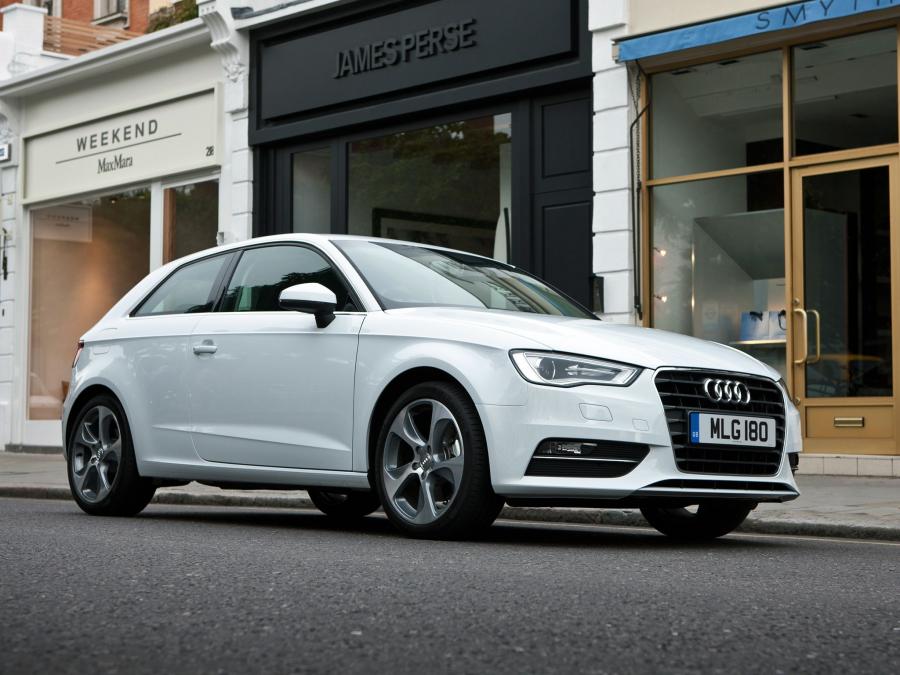  Audi A3 1.8T (8V) 2012 года  (UK) (фото 19 из 30)